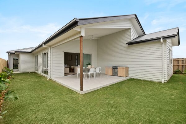 Belle - 50 Tauton Way Redland Bay - 0123_2048px